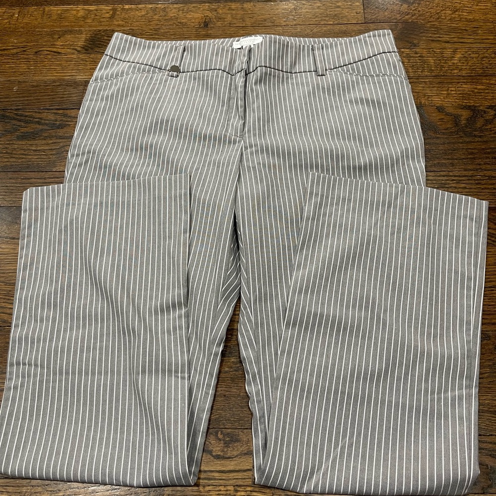 New York & Company Charcoal Pinstripe Trousers size 14 - Picture 2 of 4